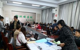 自治区排污权交易管理中心技术人员赴乌兰察布市指导审核部分水处理行业排污许可证