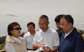 【布小林在乌兰察布市调研生态保护和旅游业发展】