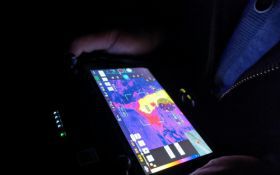 市生态环境局利用无人机开展夜查巡河