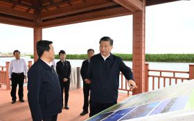 习近平在内蒙古巴彦淖尔考察并主持召开加强荒漠化综合防治和推进“三北”等重点生态工程建设座谈会